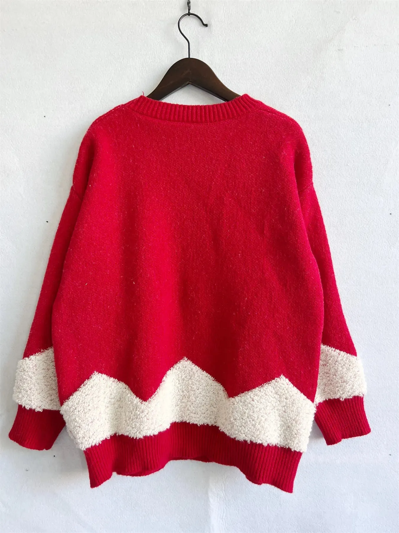 Gold Thread Flocked Round Neck Long Sleeved Loose Knit Pullover Christmas Sweater