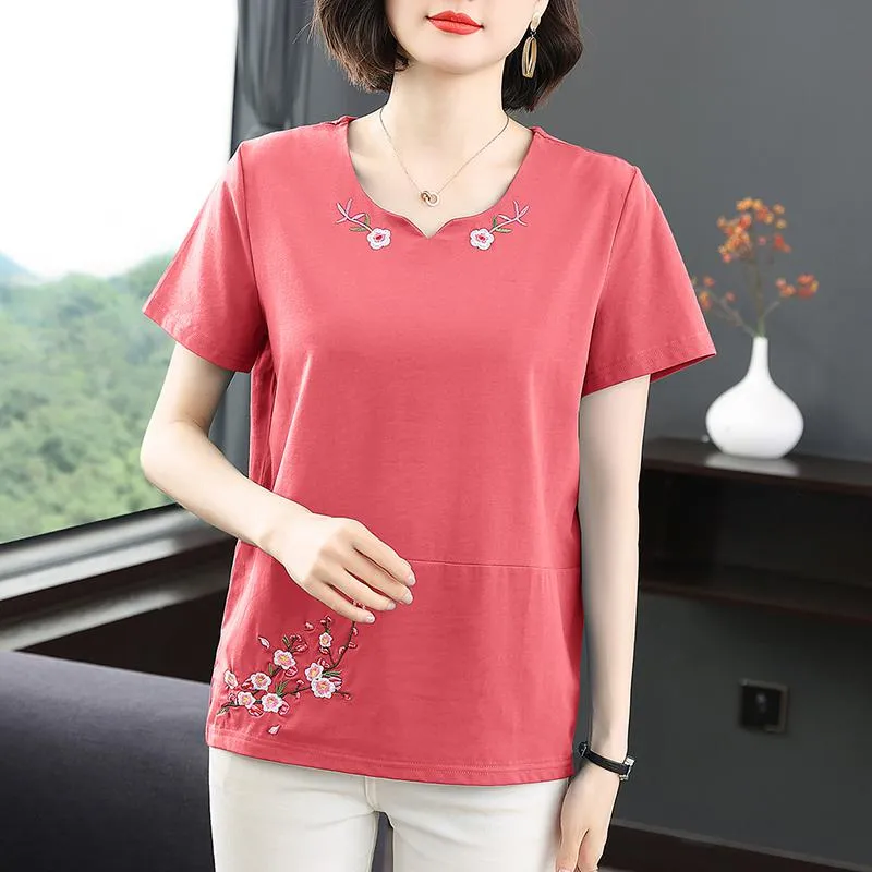 Plus Loose Fit Pure Cotton V-Neck Embroidery Short Sleeve Tee