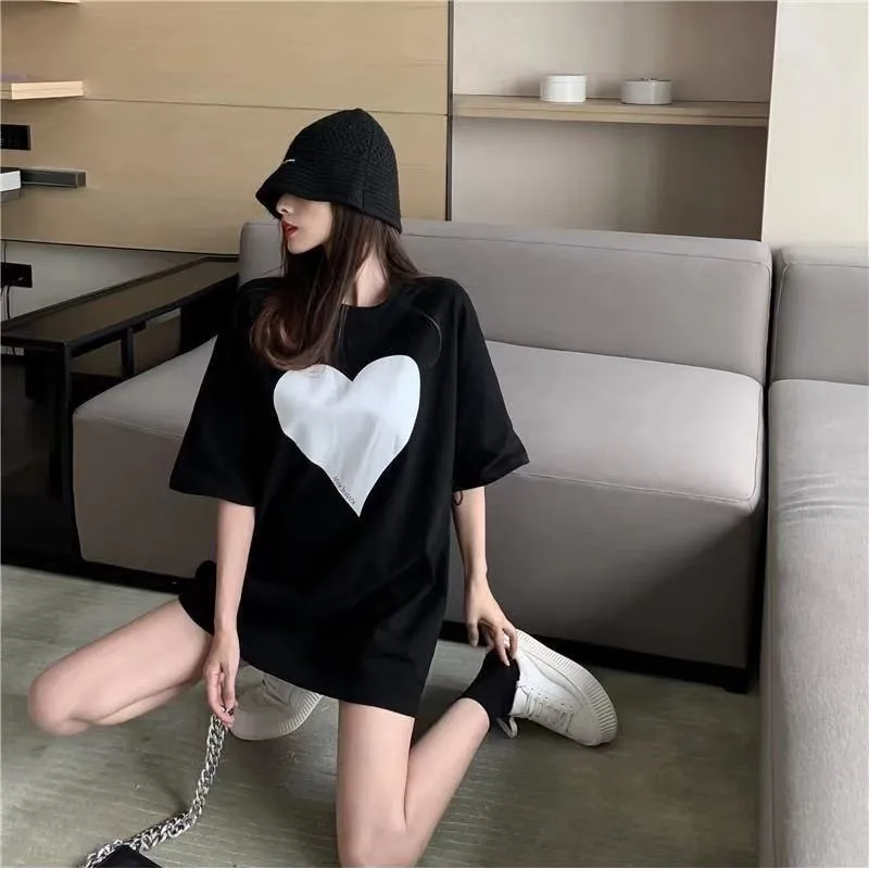 Simplicity Heart-Shaped Loose Fit Midi Short Sleeve Tee