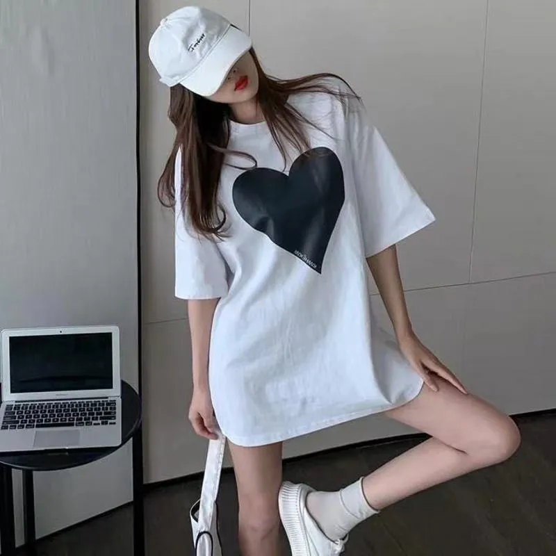 Simplicity Heart-Shaped Loose Fit Midi Short Sleeve Tee