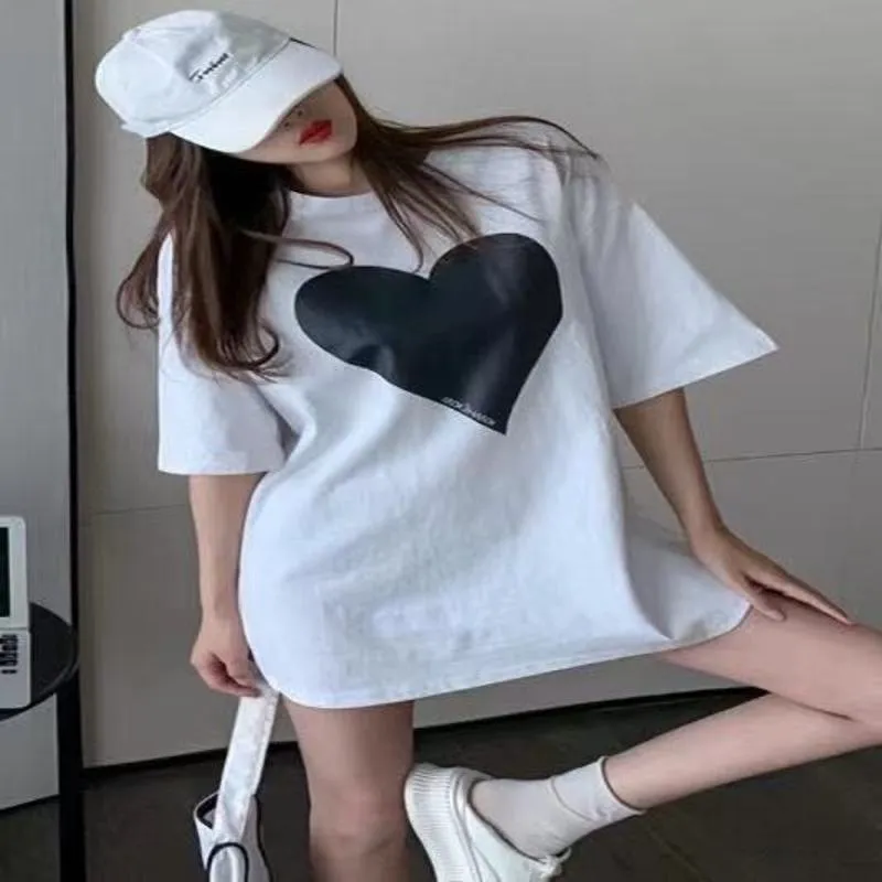 Simplicity Heart-Shaped Loose Fit Midi Short Sleeve Tee