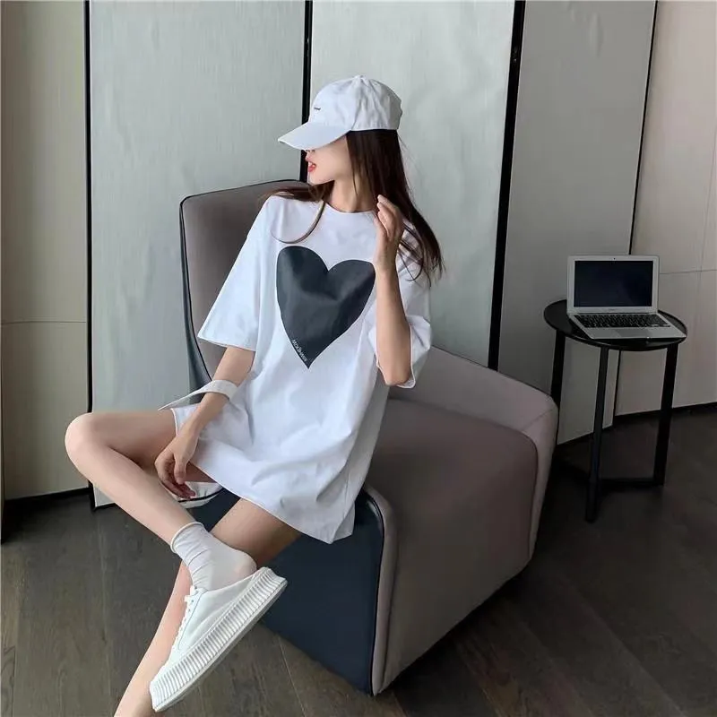 Simplicity Heart-Shaped Loose Fit Midi Short Sleeve Tee