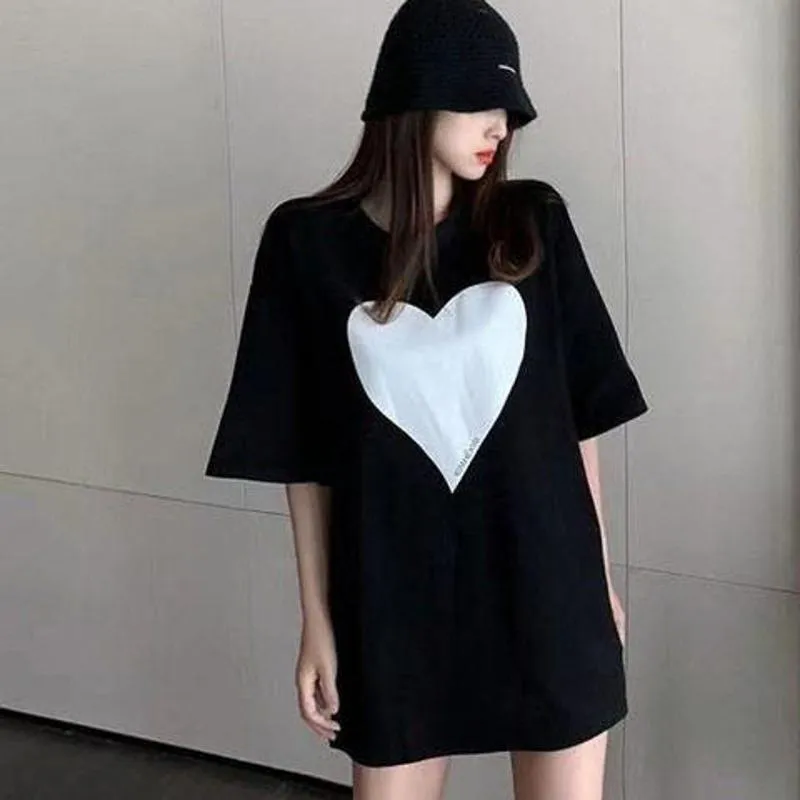 Simplicity Heart-Shaped Loose Fit Midi Short Sleeve Tee