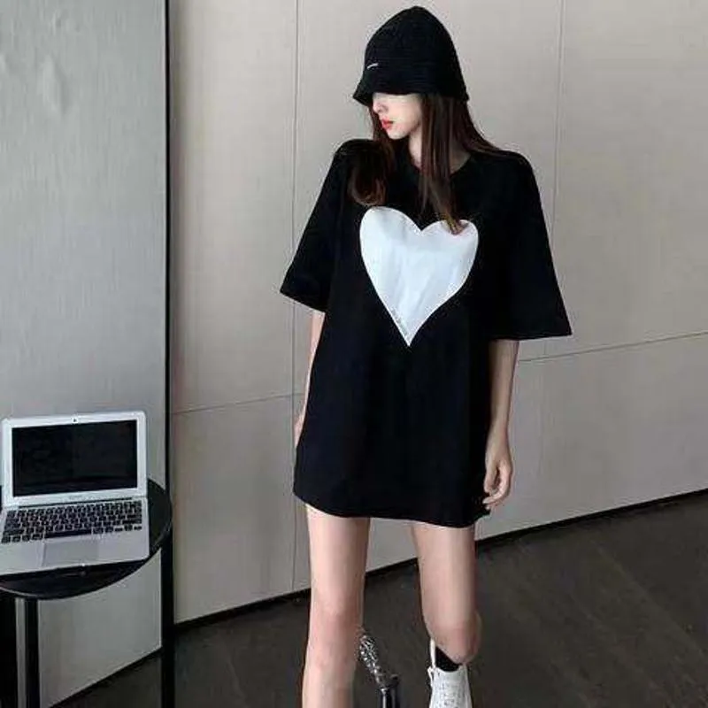 Simplicity Heart-Shaped Loose Fit Midi Short Sleeve Tee