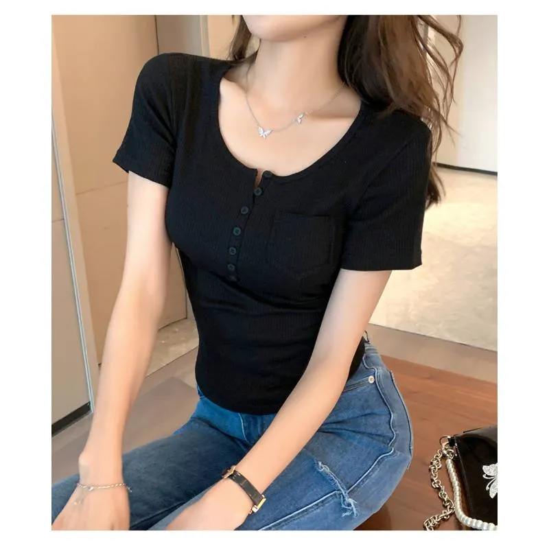 Solid Cropped Patched Pocket V-Neck Short Sleeve Tee